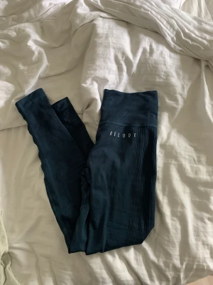 Relode tights XS mörkblå  - Använd fåtal gånger:) XS, mörkblå. 
