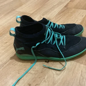 Inomhus futsalskor - Perfekt nu inför höst säsongen där futsal drar igång.