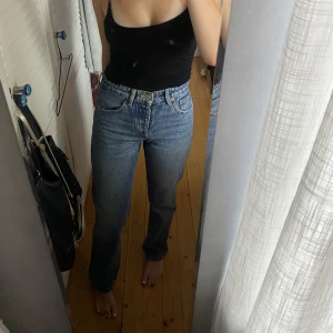 Zara jeans  - Straight zara jeans, endast använda tre gånger 