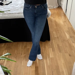 Nelly jeans  - I bra skick, köparen står för frakten. Är 174cm lång🫶🏻