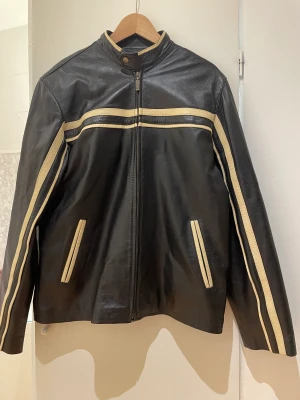 Vintage biker jacket - Väldigt bra skick, pris kan diskuteras vid snabb affär