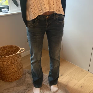 Ltb Jens, i blå. - Jeansen e i bra skick och knappt använda pga att de e för stora