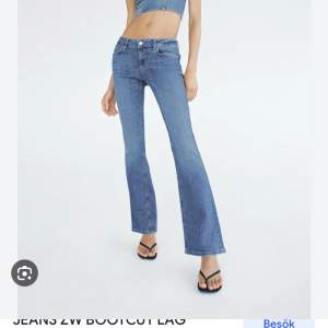 Säljer mina snygga Bootcut jeans ifrån zara som e lowwaist. Använda en gång så de ser helt nya ut💓storlek 36. Köpta för 400