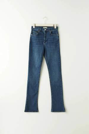 Fina mörk blåa jeans från finaltrycket original pris 499