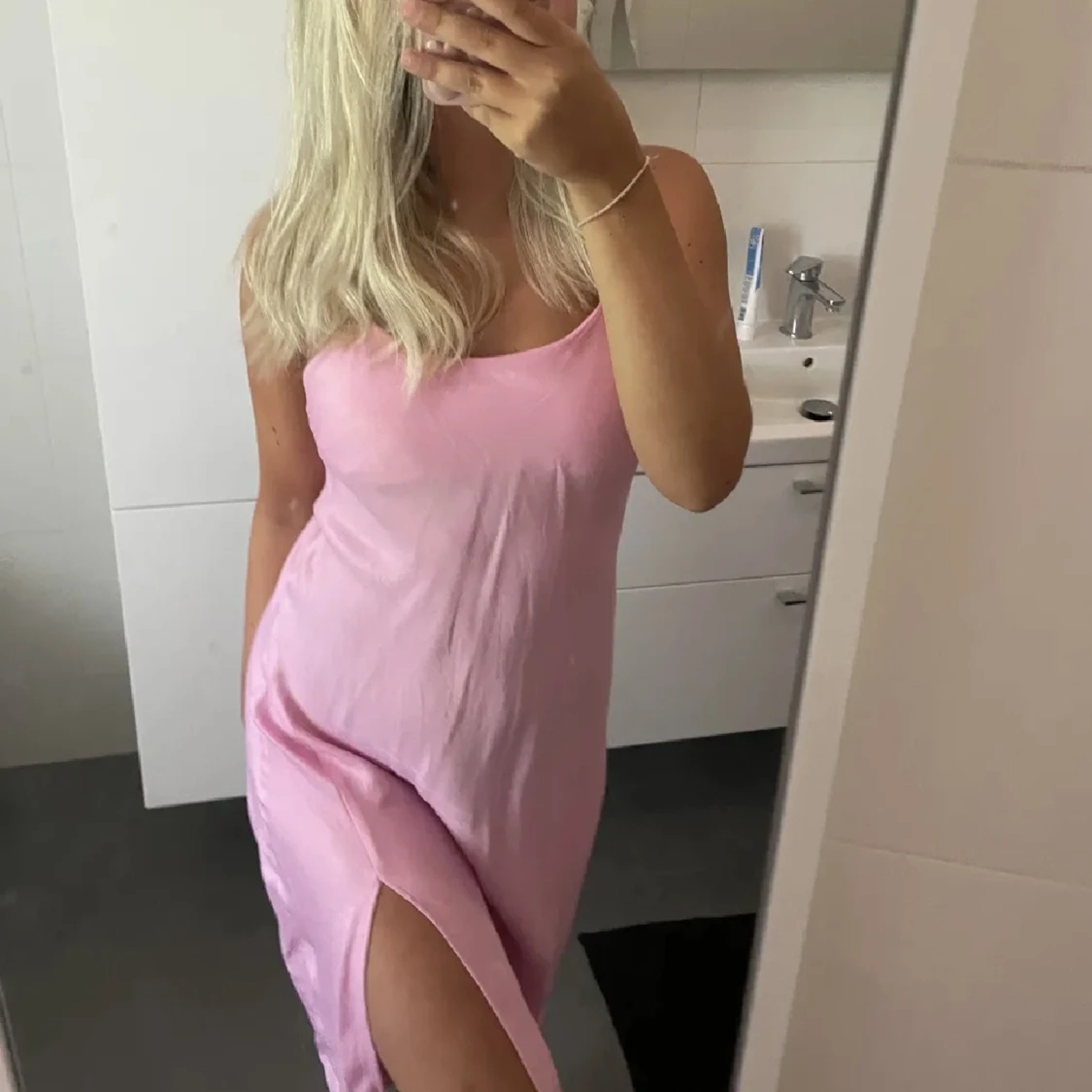 Satin klänning - 90