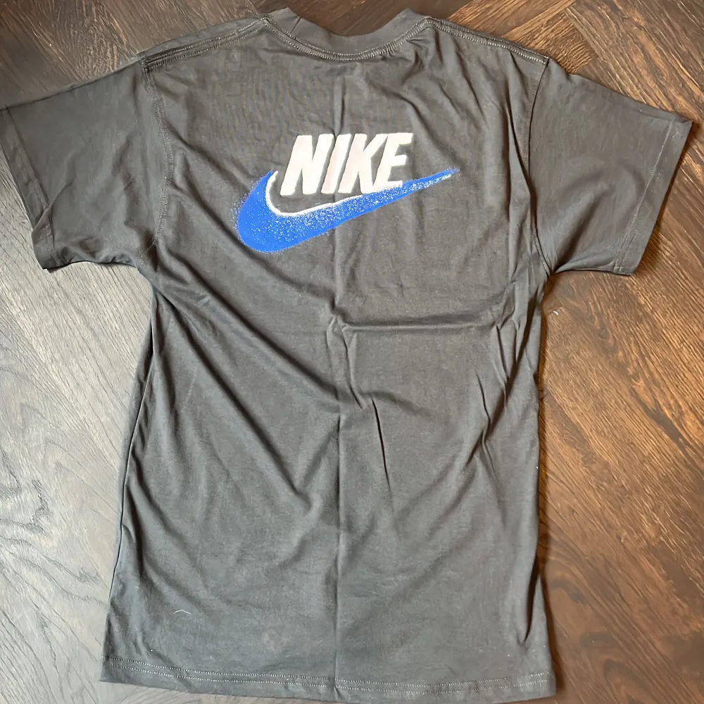 Oanvänd Nike T-shirt . T-shirts.