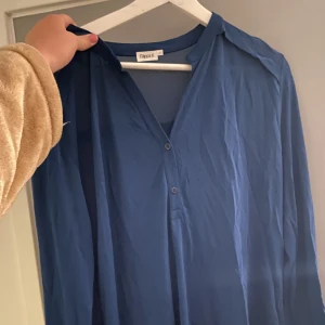 Skjorta från Filippa K - Nyskick  Pris går att diskutera 💗