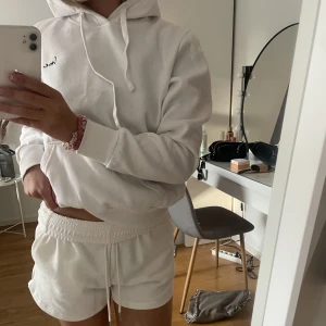 Hoddie - Vit hoddie från hm🤍