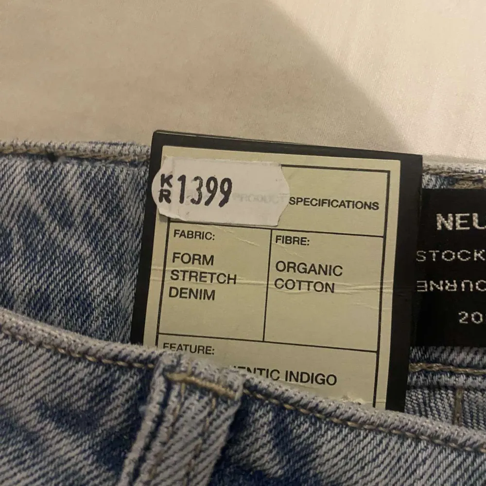 Nyköpta jeans till salu!!! jeansen är från designer märket nuew. Dem är i perfekt skick dom har aldrig används. Dem är i skinny passform och är i storlek 29:32. Dem går för 1400Kr nypris, Priset kan diskuteras. Jeans & Byxor.