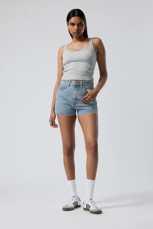 Weekday jeansshorts  - Helt nya jeanshorts från weekday, stl 28  Endast testade
