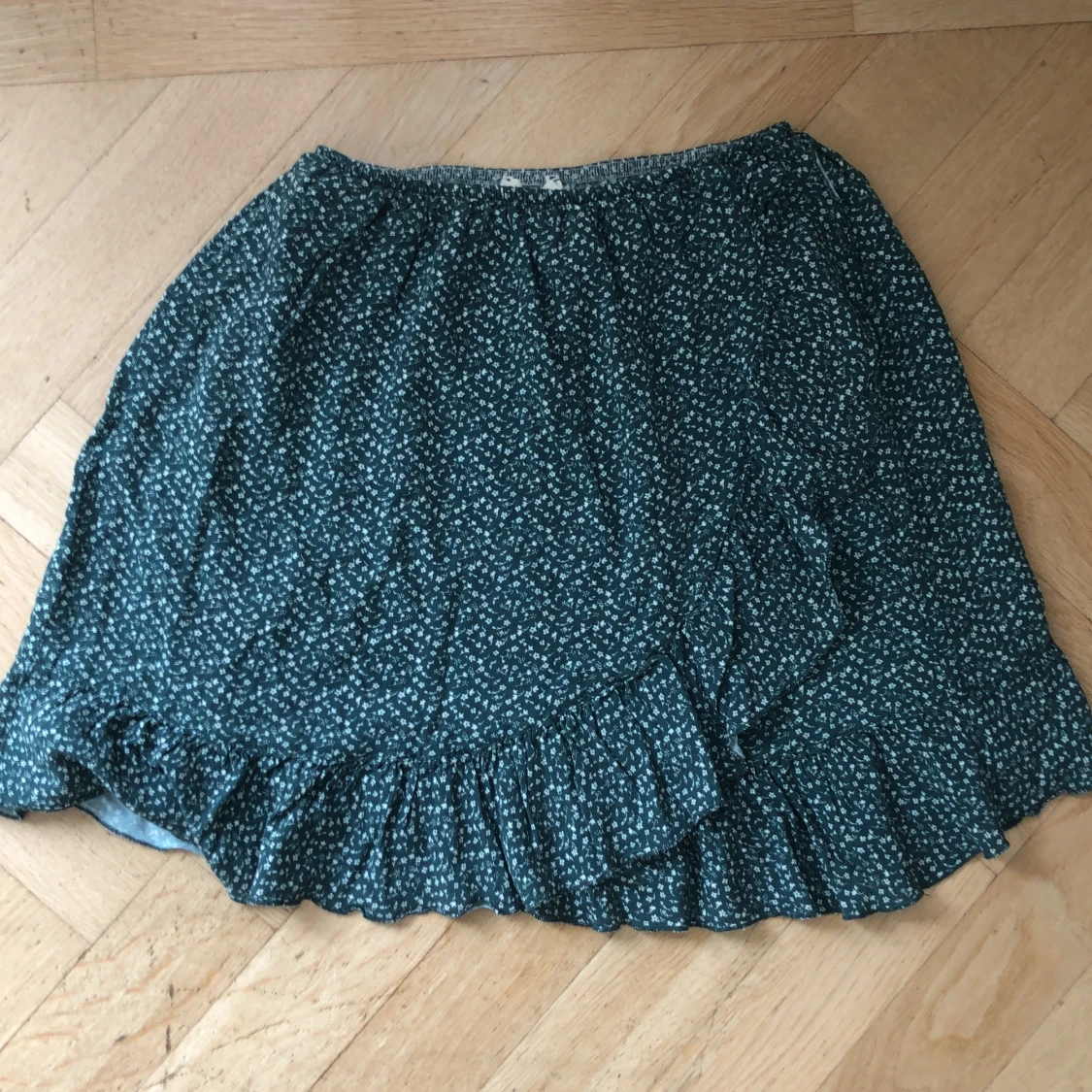 Mörkgrön kjol från brandy Melville