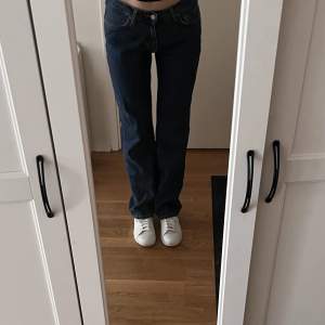 mid/low waist straight jeans 💕