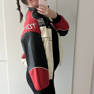 Bikerjacka - Världens ballaste jacka! I jättebra skick!