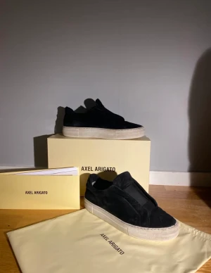 arigato clean laceless 360 Storlek- 42 - mitt pris 900kr retail 2500kr - skick 7/10