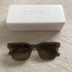 Chimis solglasögon  - Jätte fina chimis gröna 04! Nästan aldrig använda💗