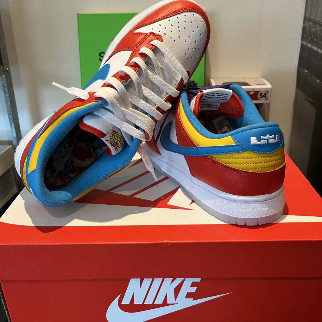 NIKE DUNK LOW FRUITY PEBBLES - 90