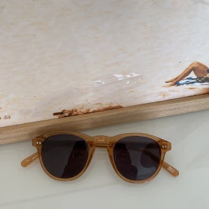 Chimi glasögon  - Chimi peach 002  Nyskick.  Riktigt snygg färg på dom!!