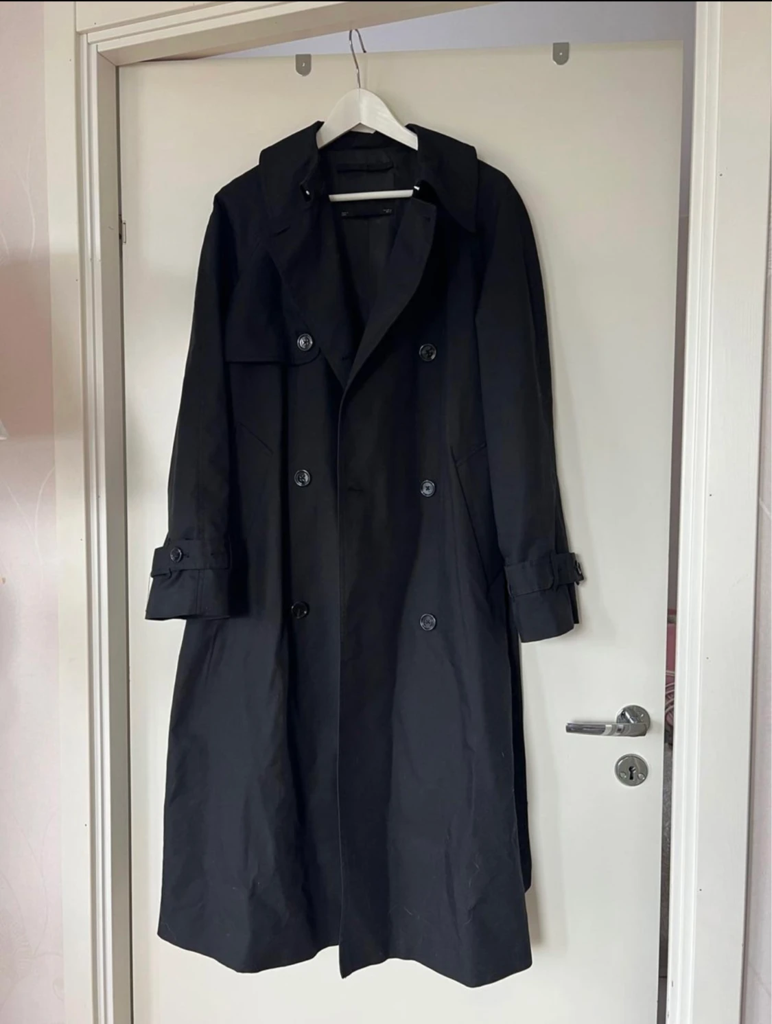 Svart lång trenchcoat 