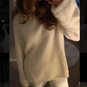 Mohair tröja - Säljer denna glittriga mohair tröja från HM. Väldigt fin får bara inte användning av den 💞