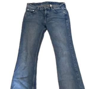 Jeans i modellen arrow från weekday. Köpta nypris för 500 kr!