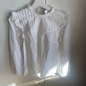 Blus - Super fin blus från mango i storlek 164/xs.💓