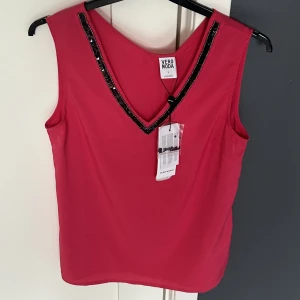 Topp - Topp från vero Moda aldrig använd. Normal i storlek. 