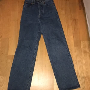 Levis jeans - Helt oanvända levis jeans storlek 24