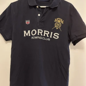 Morris Piké herr - Piké i mycket fint skick som inte används av min pojkvän längre 🌸