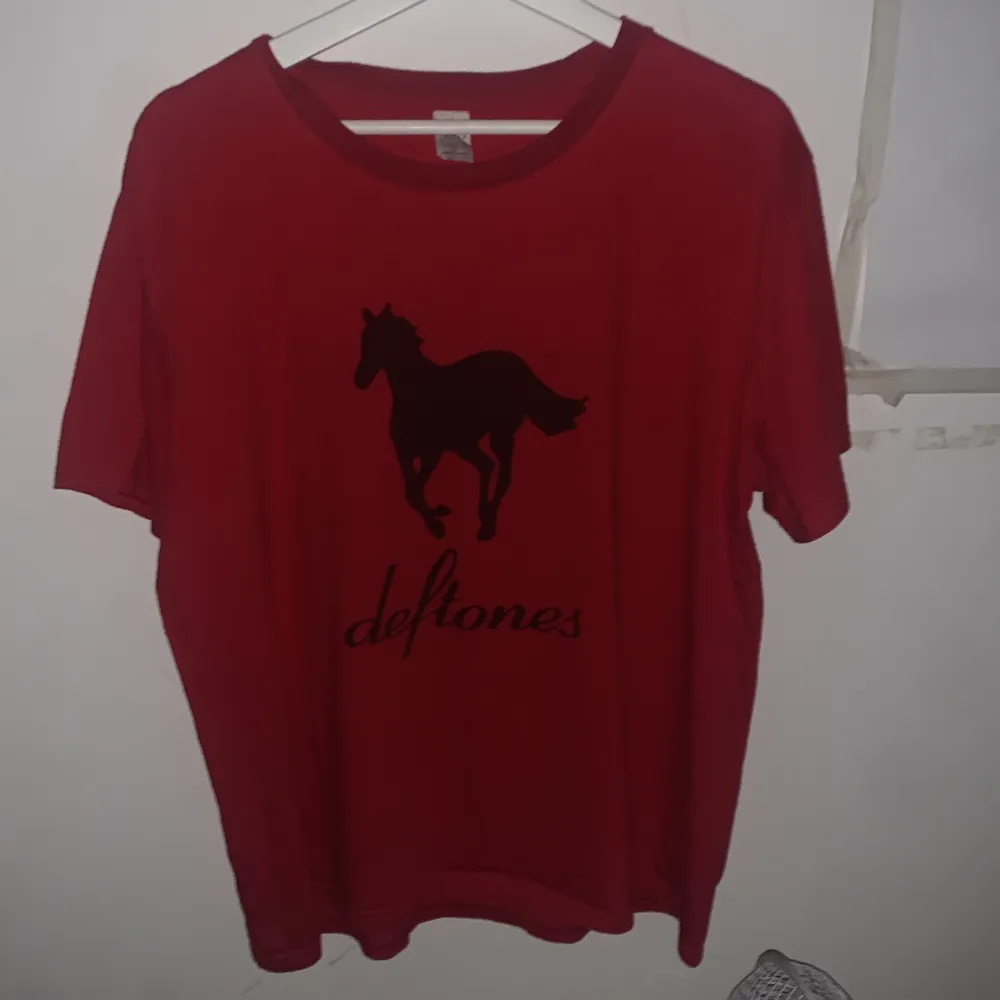 Deftones tröja hihi ej användning längre 😢. T-shirts.