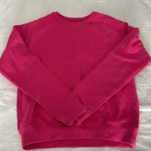 Sweatshirt  - Rosa sweatshirt från lager 157 i fint skick 