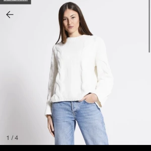 Stickad tröja  - Stickad tröja från lager 157 oanvänd då den inte passade mig 