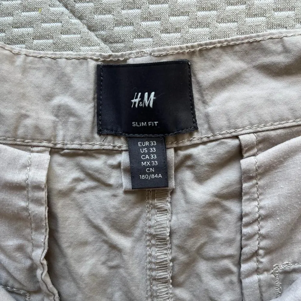 STORRENSNING!! Säljer dessa H&M shorts då de inte kommer till användning, super bra skit ! . Shorts.