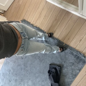 Zara lågmidjade jeans   - Kommer inte till användning, jättebra skick💗