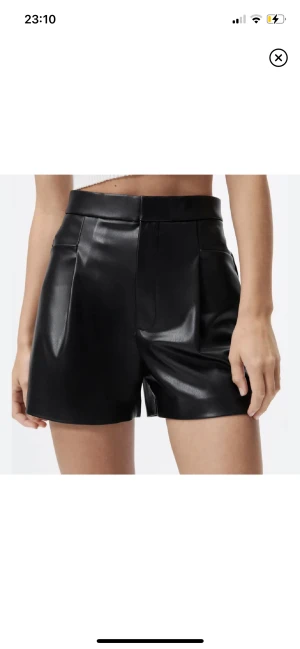 Skinn shorts ZARA - Strö M