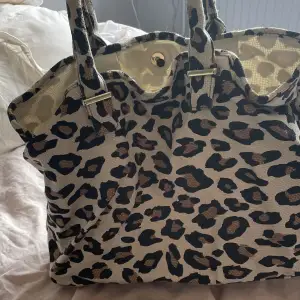 Cool leopard väska