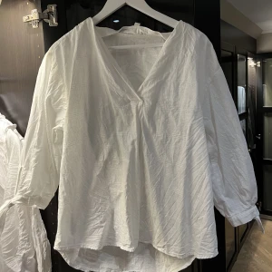 Blus från h&m  - Vit blus från h&m