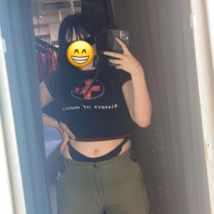 Sisters of Mercy magtröja/tshirt - Supersöt sisters of mercy tröja säljes. Är rätt töjbart material så passar typ S/xs till M, finns tyvärr inte kvar taggen i. Skickas mot fraktkostnad 