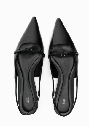 Ballerina zara - Ett par super fina ballerina skor från zara! Dom är helt nya och oanvända, slutsålda på hemsidan! 