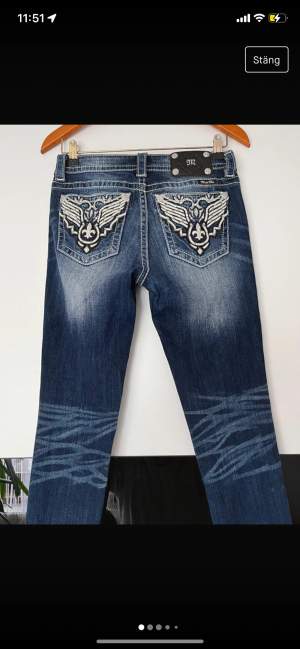 Low/midwaist miss me jeans Midja 38cm, innerbens längd 74cm Köpta för 1200 startbud 700kr (buda privat!!)