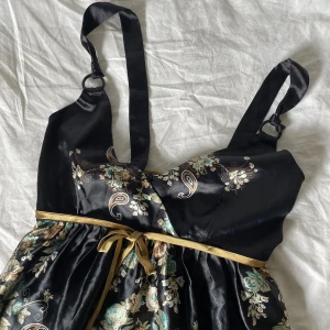 Klänning - Supersöt passar s-m för man kan justera storleken med banden och resår💝💝