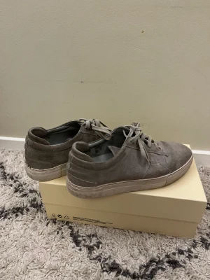 Axel arigato - Säljer mina arigatos