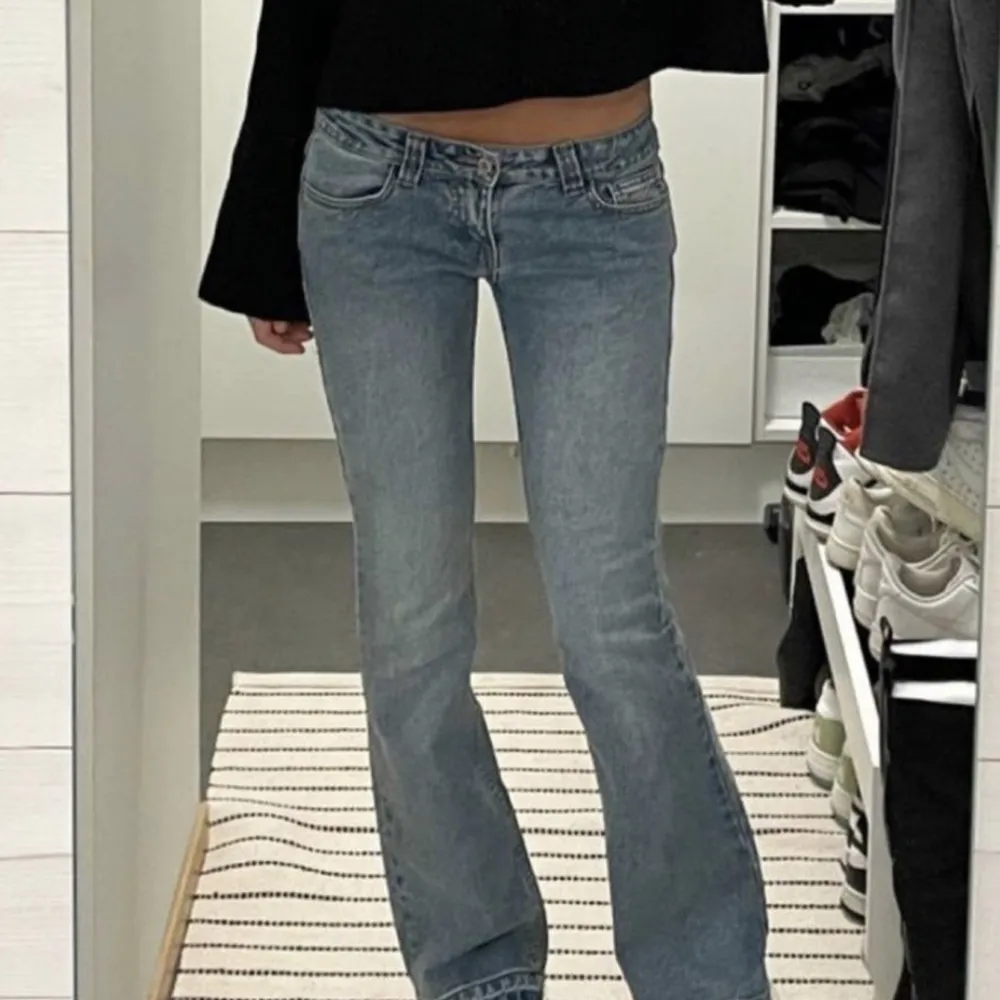 säljer mina jättefina jeans från brandy i modellen kylie eftersom att dom inte kommer till användning💗 har bara användts några få gånger så i nyskick💗. Jeans & Byxor.