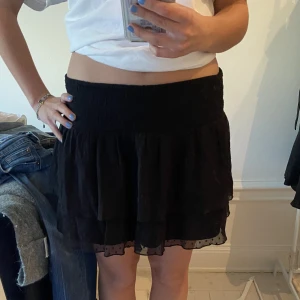 Volang kjol - Söt kjol från gina🫶🏼