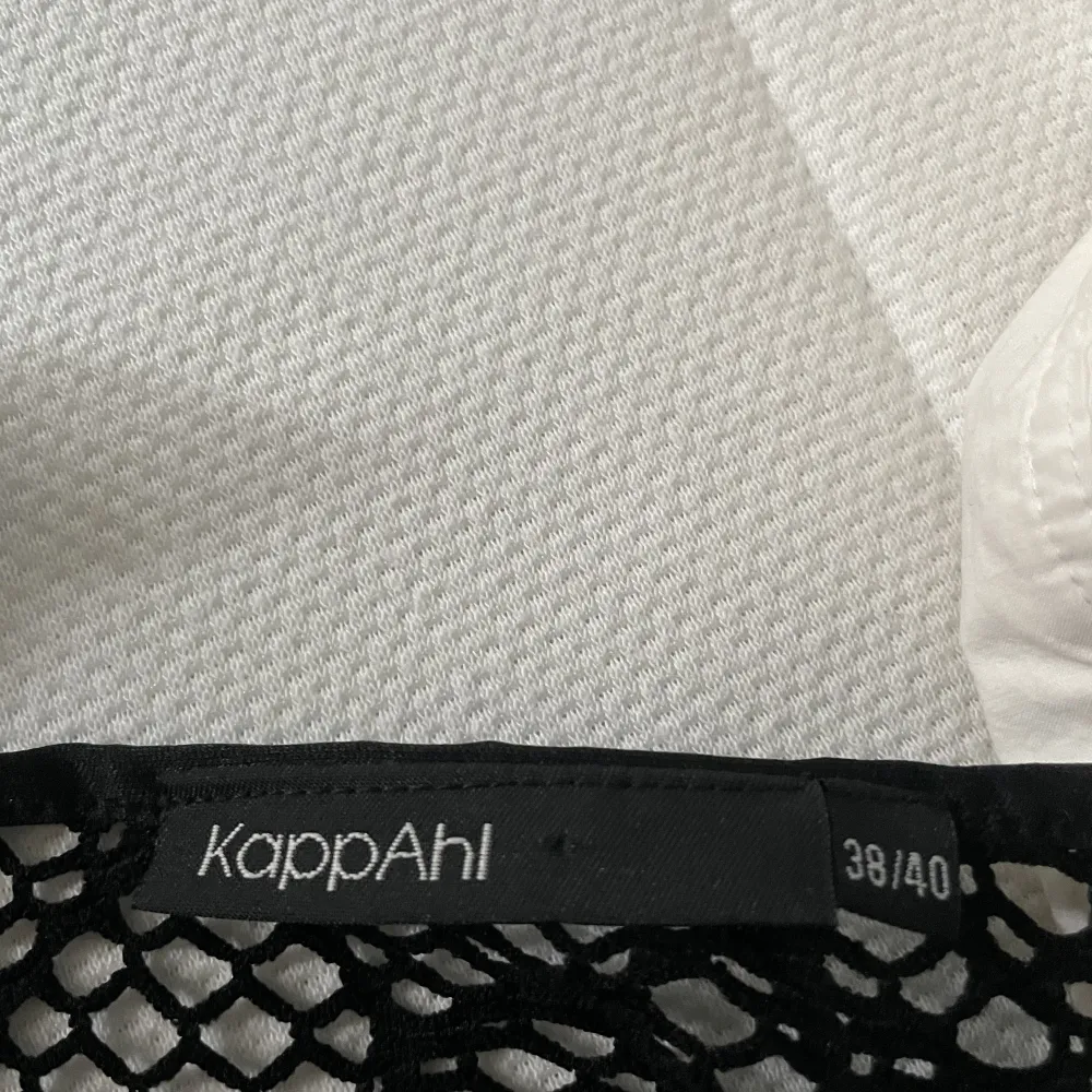 Så cool mesh topp från Kappahl med linne insytt🩷🩷. Toppar.