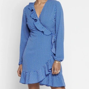 SOMMARKLÄNNING - Supersöt sommarklänning från ONLY!