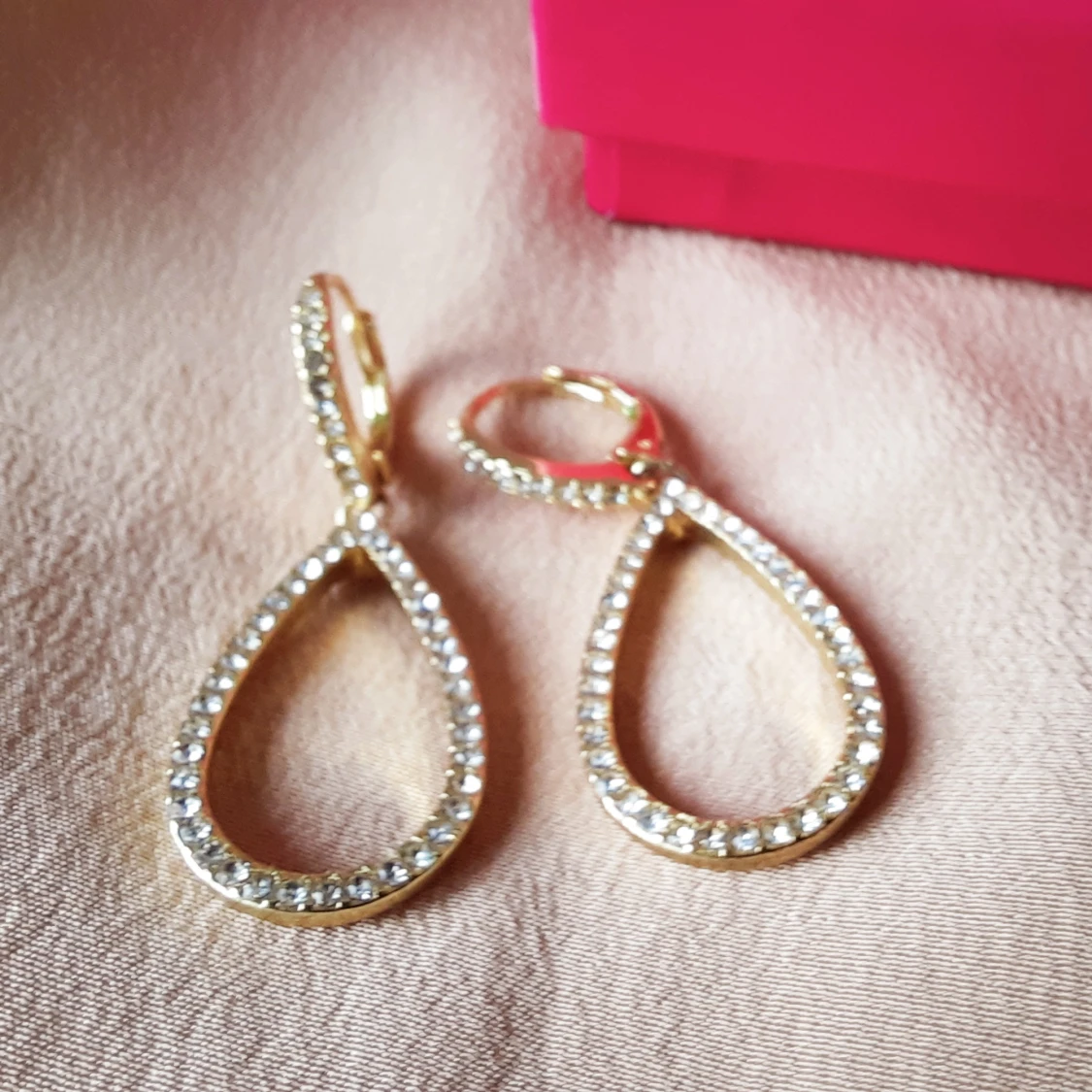 Fashion earrings with crystals - 91