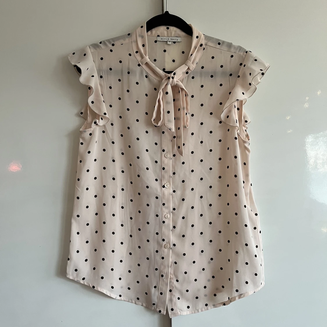 Rosa blus med prickar - 90