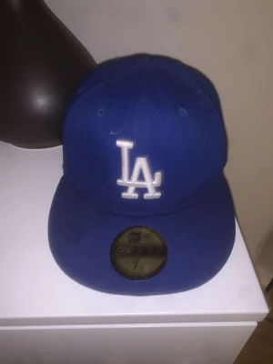 Fitted LA keps - Lite använd 