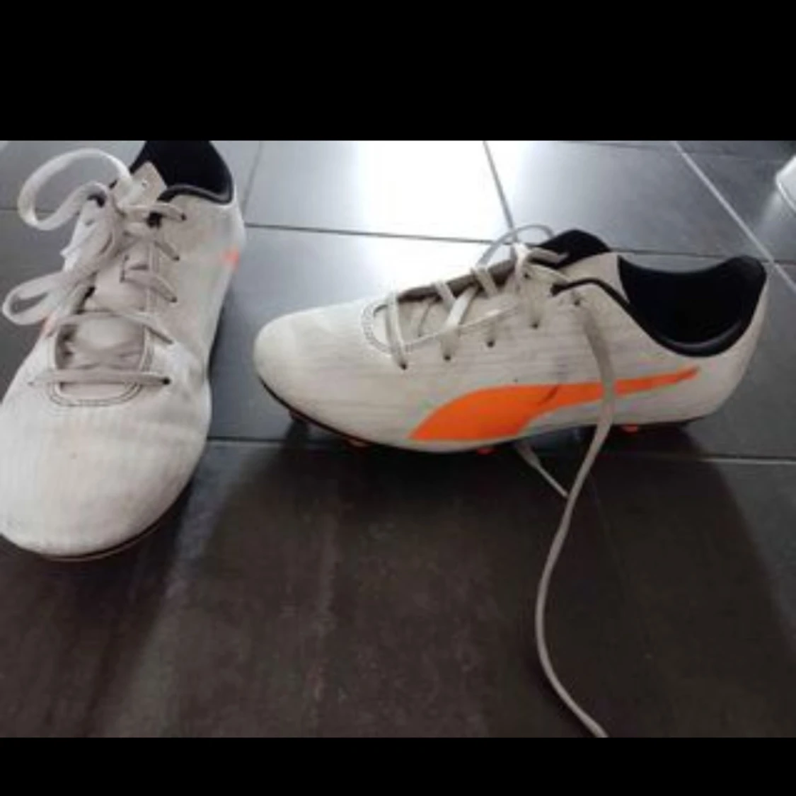 Fotbollsskor storlek 36