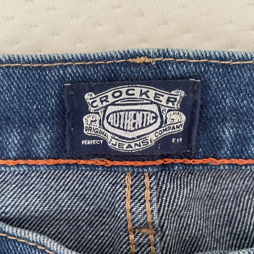 Snygga blåa Crocker jeans, storlek 38. . Jeans & Byxor.